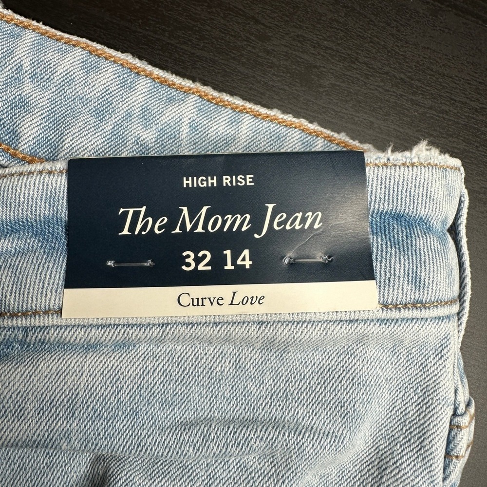 Abercrombie Curve Love Mom Jeans Womens 32 sz 14 High Rise Light Wash Denim NWT - Picture 3 of 8